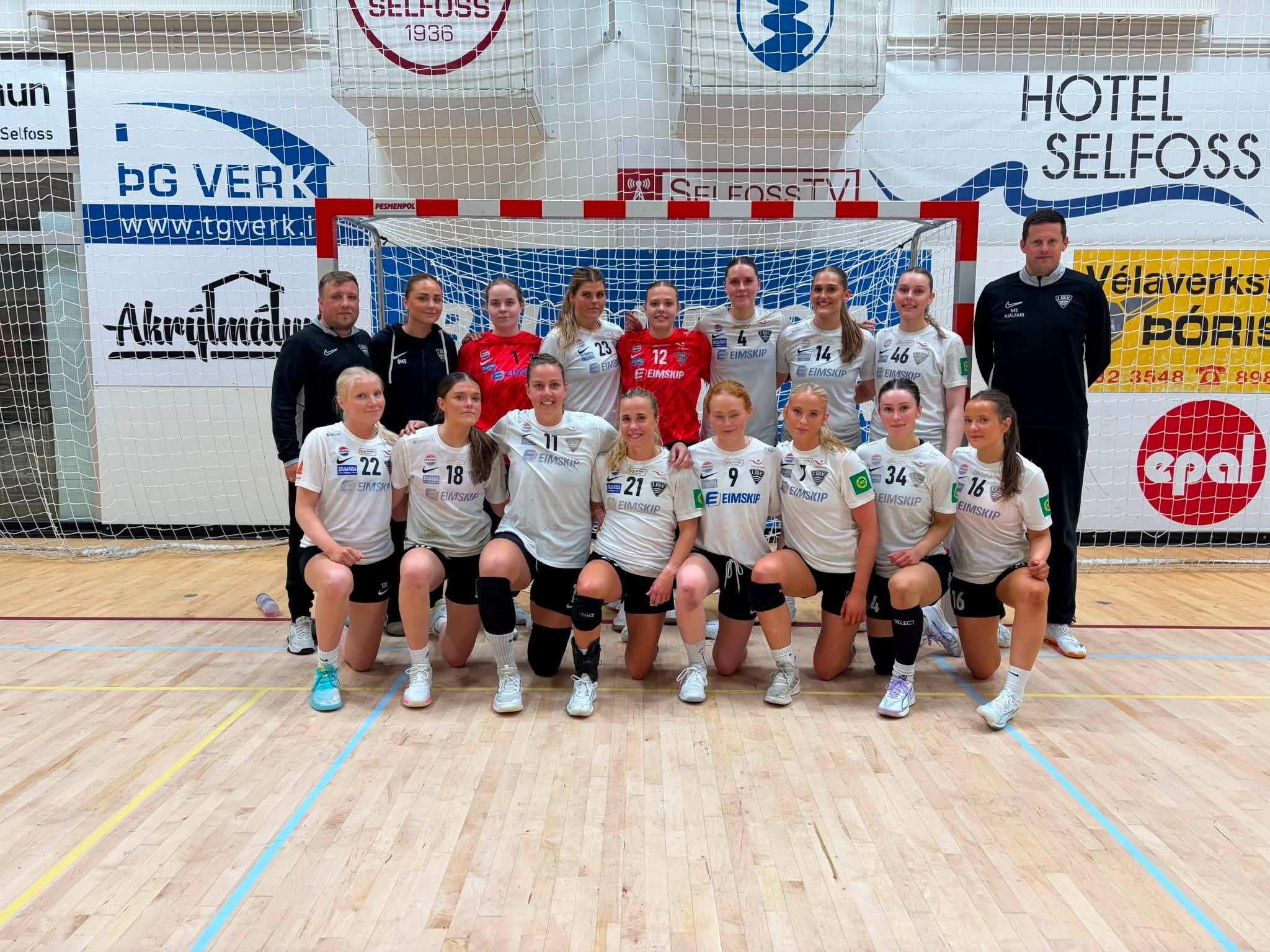 Unnu bæði karla og kvennamótið
