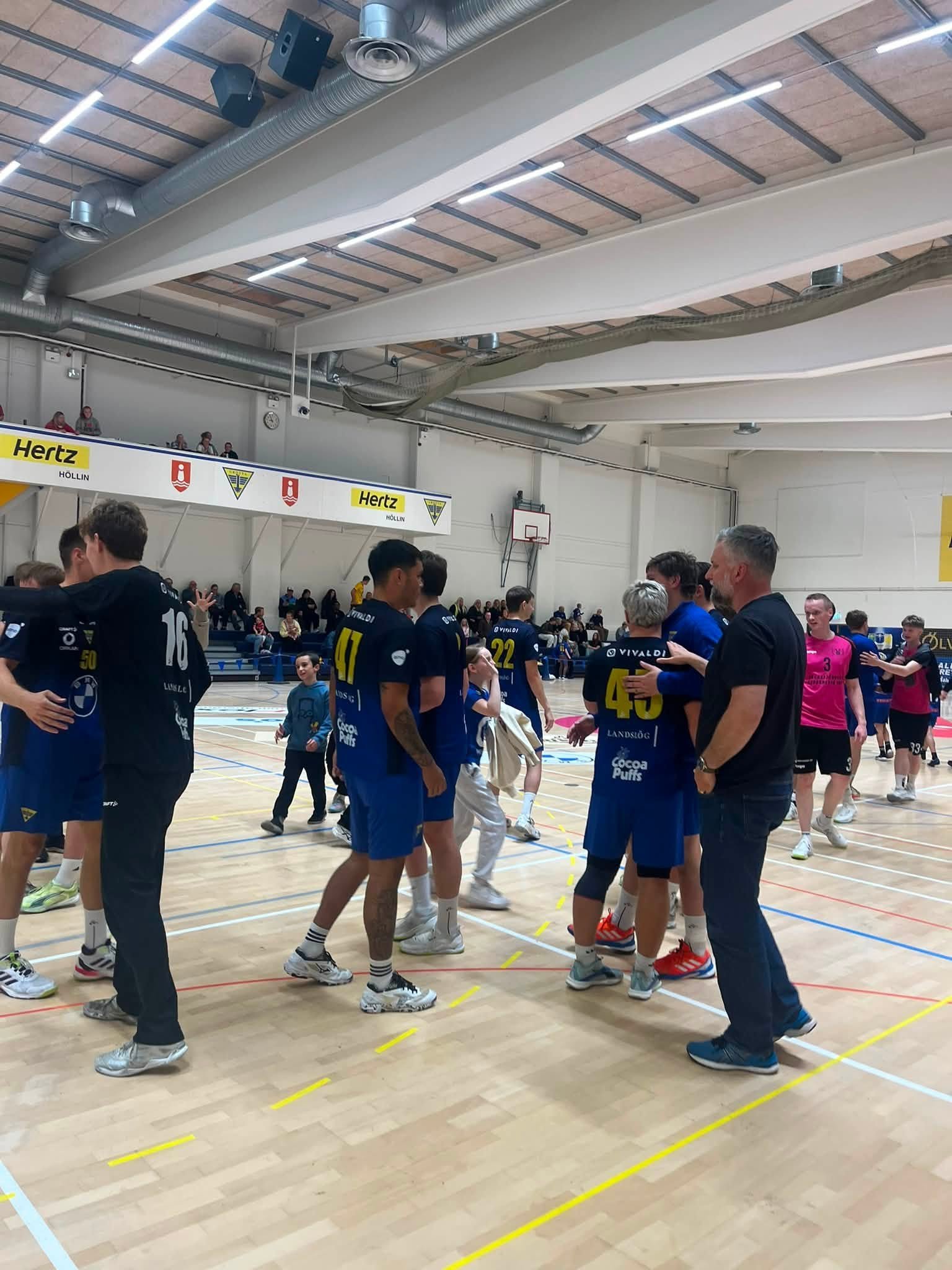 Grótta og ÍBV 2 áfram í bikarnum