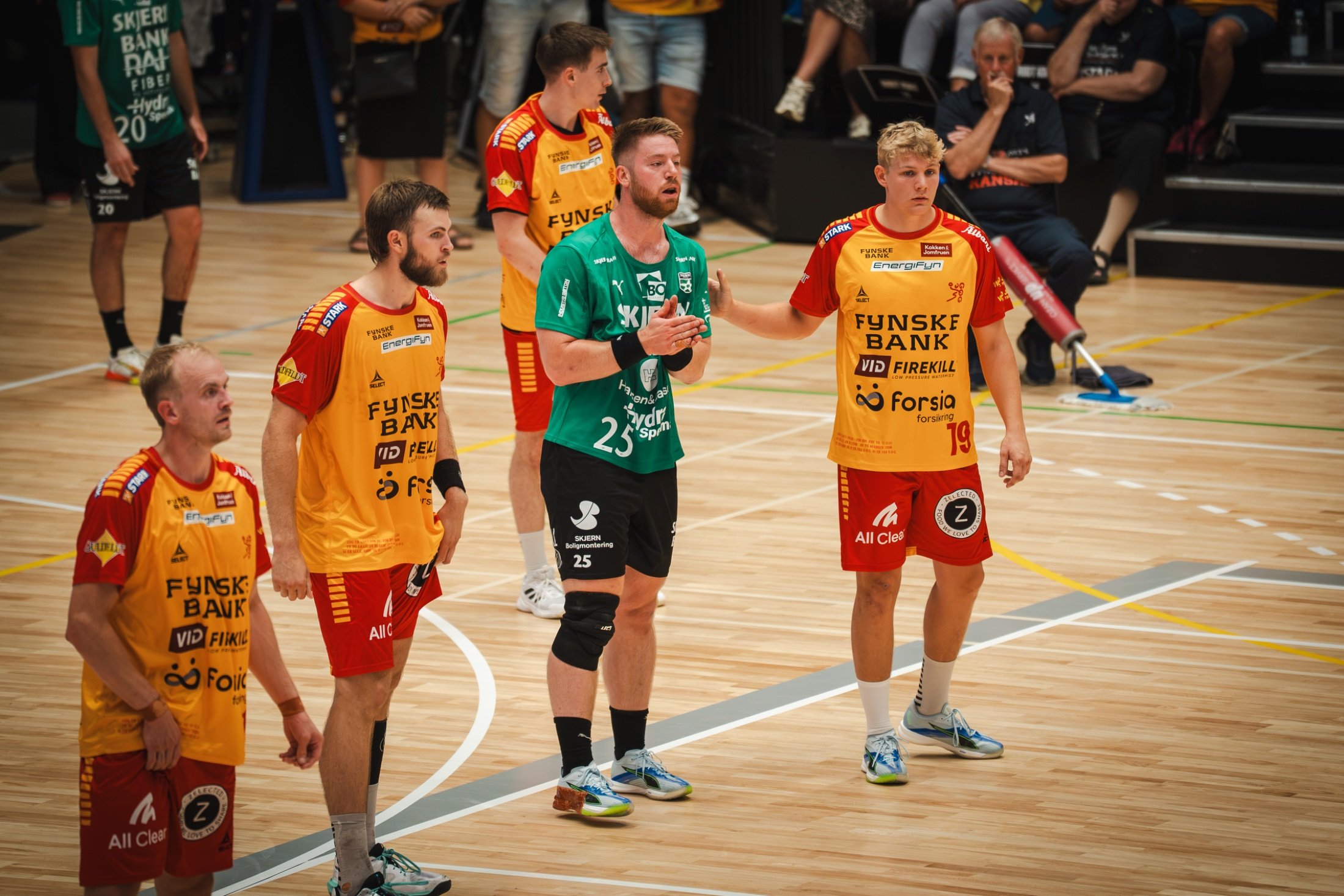 Handboldligaen farin af stað
